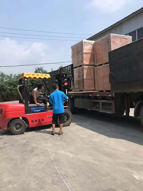 華威供水發(fā)貨現(xiàn)場